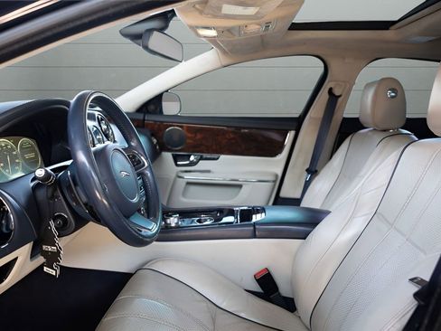 Used 2012 Jaguar XJ L RWD image 40