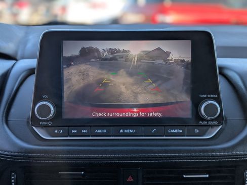 Used 2023 Nissan Rogue S image 3