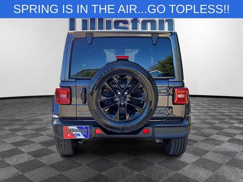 Used 2025 Jeep Wrangler Unlimited Sahara AWD/4WD image 5