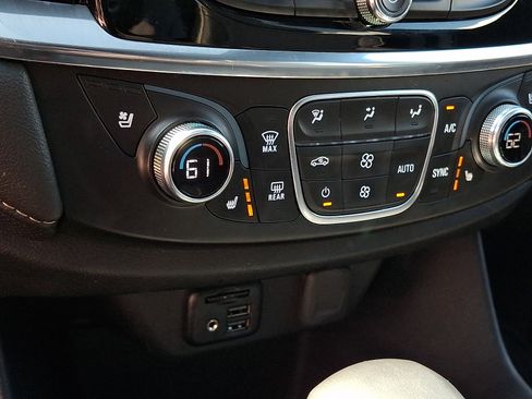 Certified 2023 Chevrolet Traverse Premier AWD/4WD image 26