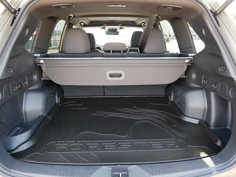 Used 2025 Subaru Forester Premium AWD/4WD image 18