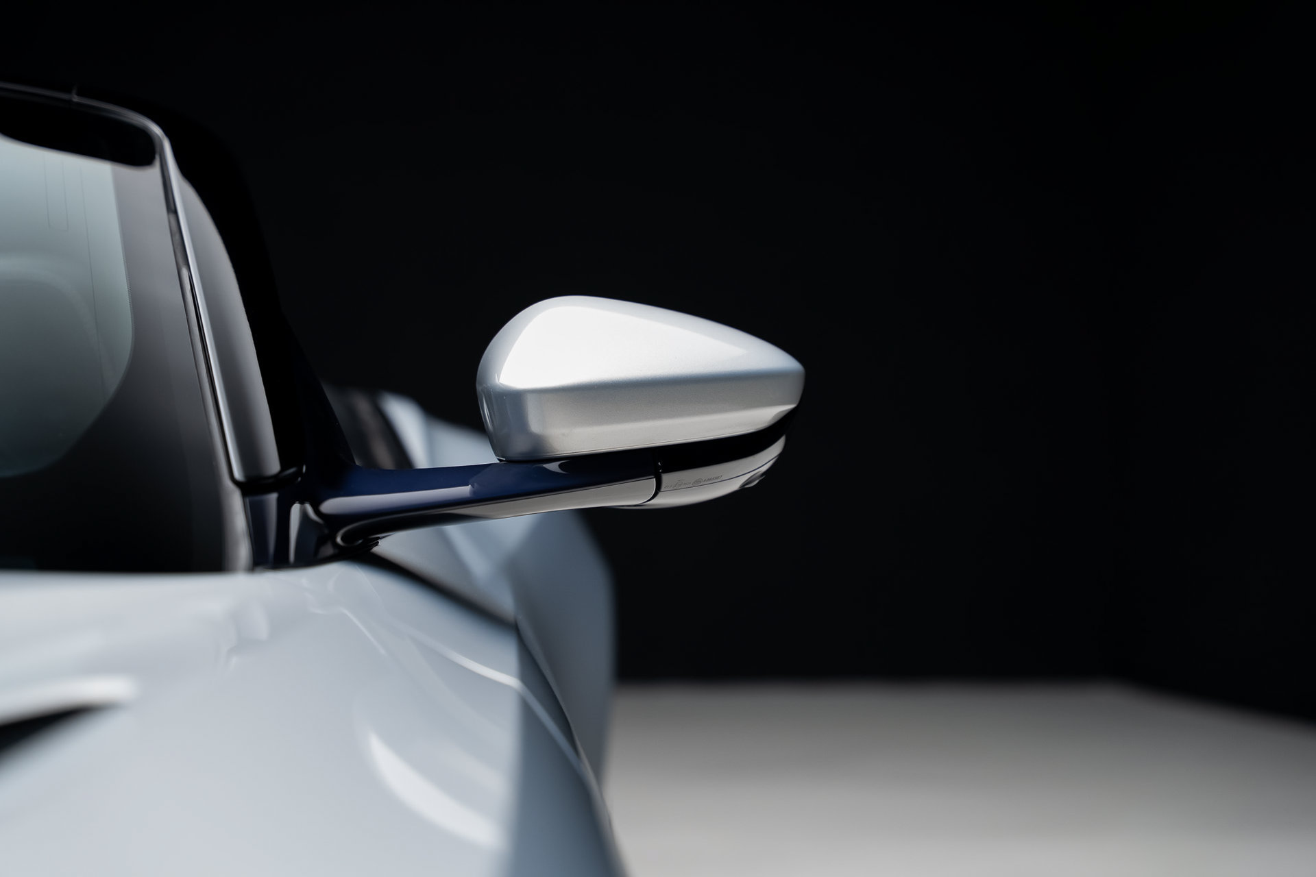 Used 2019 Aston Martin DB11 Volante RWD image 17