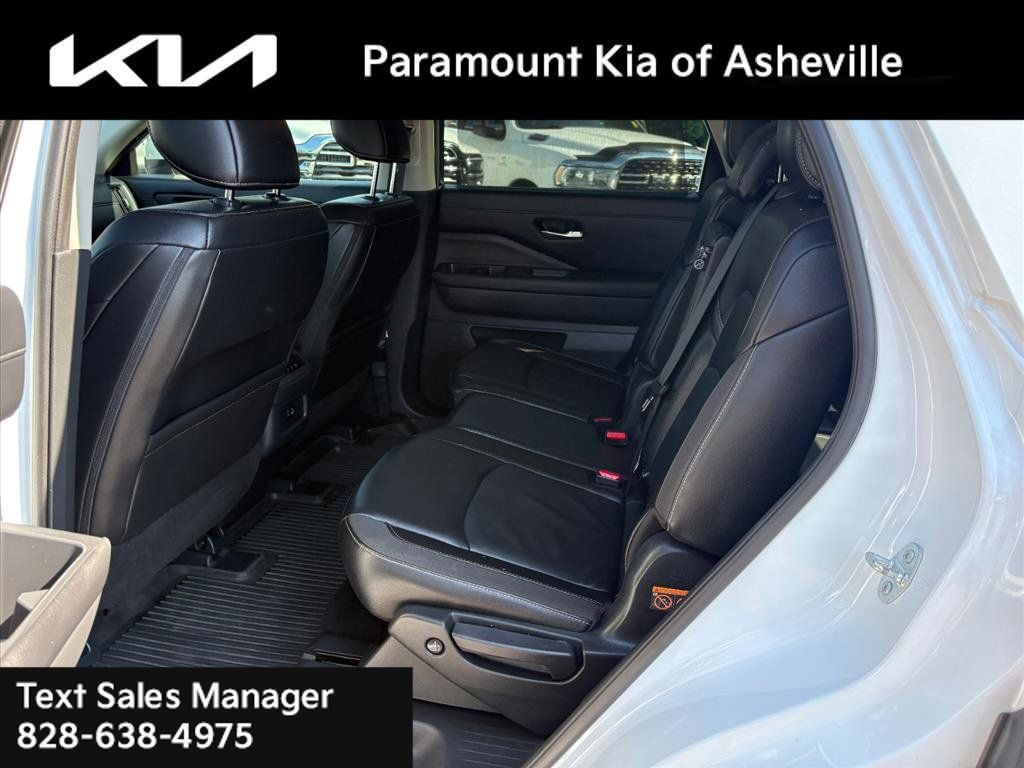 Used 2025 Nissan Pathfinder SL AWD/4WD image 22