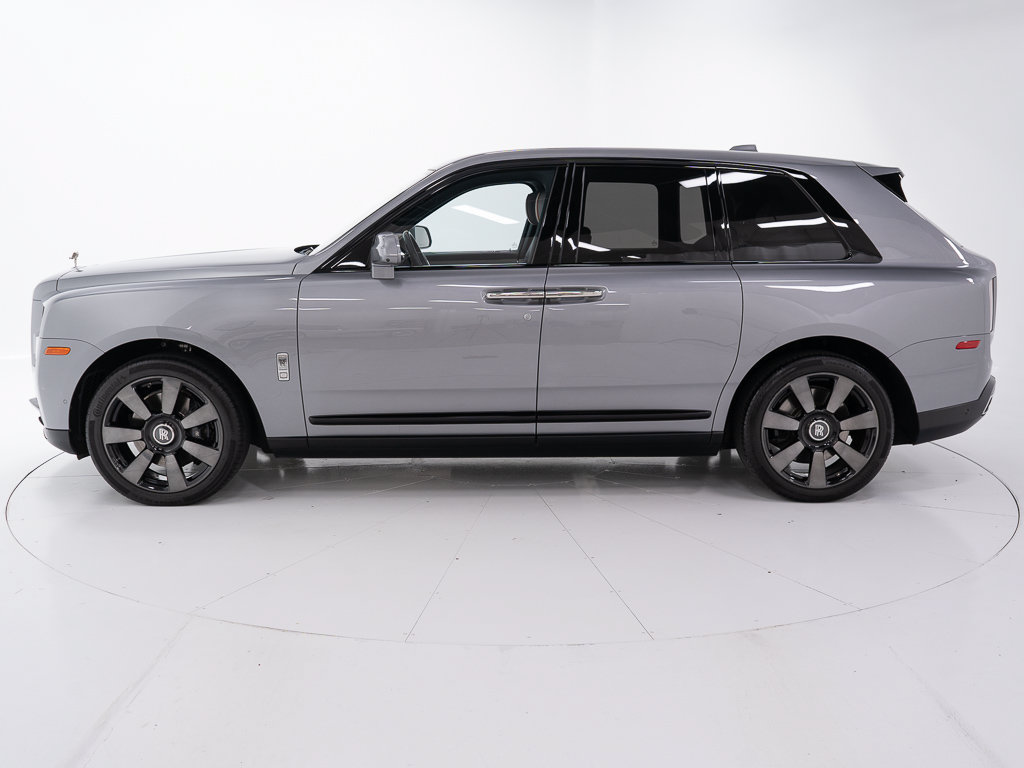 Certified 2023 Rolls-Royce Cullinan w/ Dark Exterior Package AWD/4WD image 2