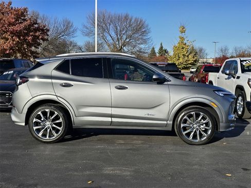 Certified 2024 Buick Encore GX Avenir image 9