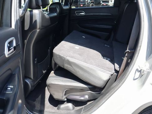 Used 2021 Jeep Grand Cherokee Laredo X RWD image 41