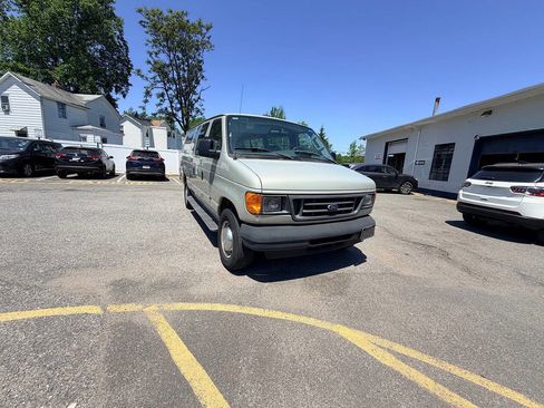 Used 2006 Ford E-350 and Econoline 350 XL RWD image 6