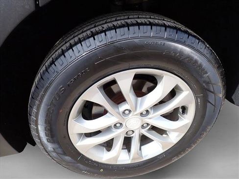 Used 2019 Hyundai Santa Fe SE FWD image 7