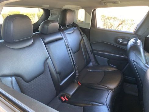 Used 2020 Jeep Compass Latitude image 6