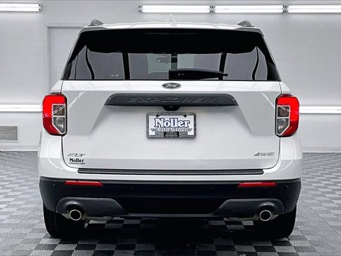 Used 2023 Ford Explorer XLT w/ Equipment Group 202A image 4