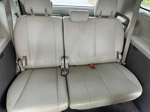 Used 2011 Toyota Sienna XLE w/ XLE Navigation Pkg FWD image 12
