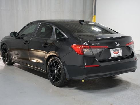 Used 2023 Honda Civic Sport image 6