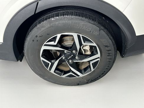 Used 2024 Kia Sportage LX image 11