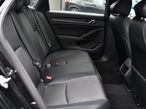 Used 2018 Honda Accord Sport image 40