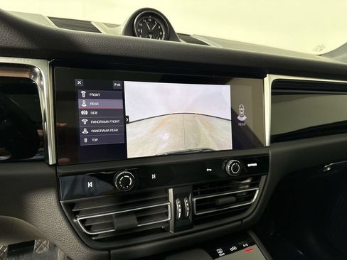 Certified 2024 Porsche Macan w/ Premium Plus Package AWD/4WD image 29