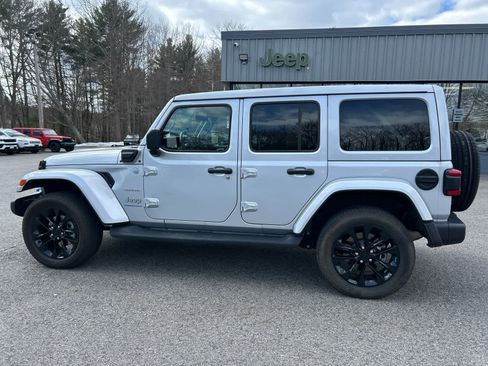 Used 2023 Jeep Wrangler Sahara w/ Cold Weather Group image 7