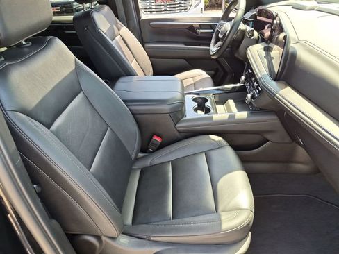 Certified 2025 Chevrolet Tahoe LT AWD/4WD image 21