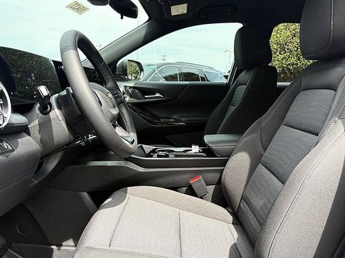 New 2026 Chevrolet Equinox LT FWD image 9