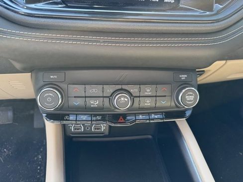 Used 2022 Dodge Durango SXT image 14