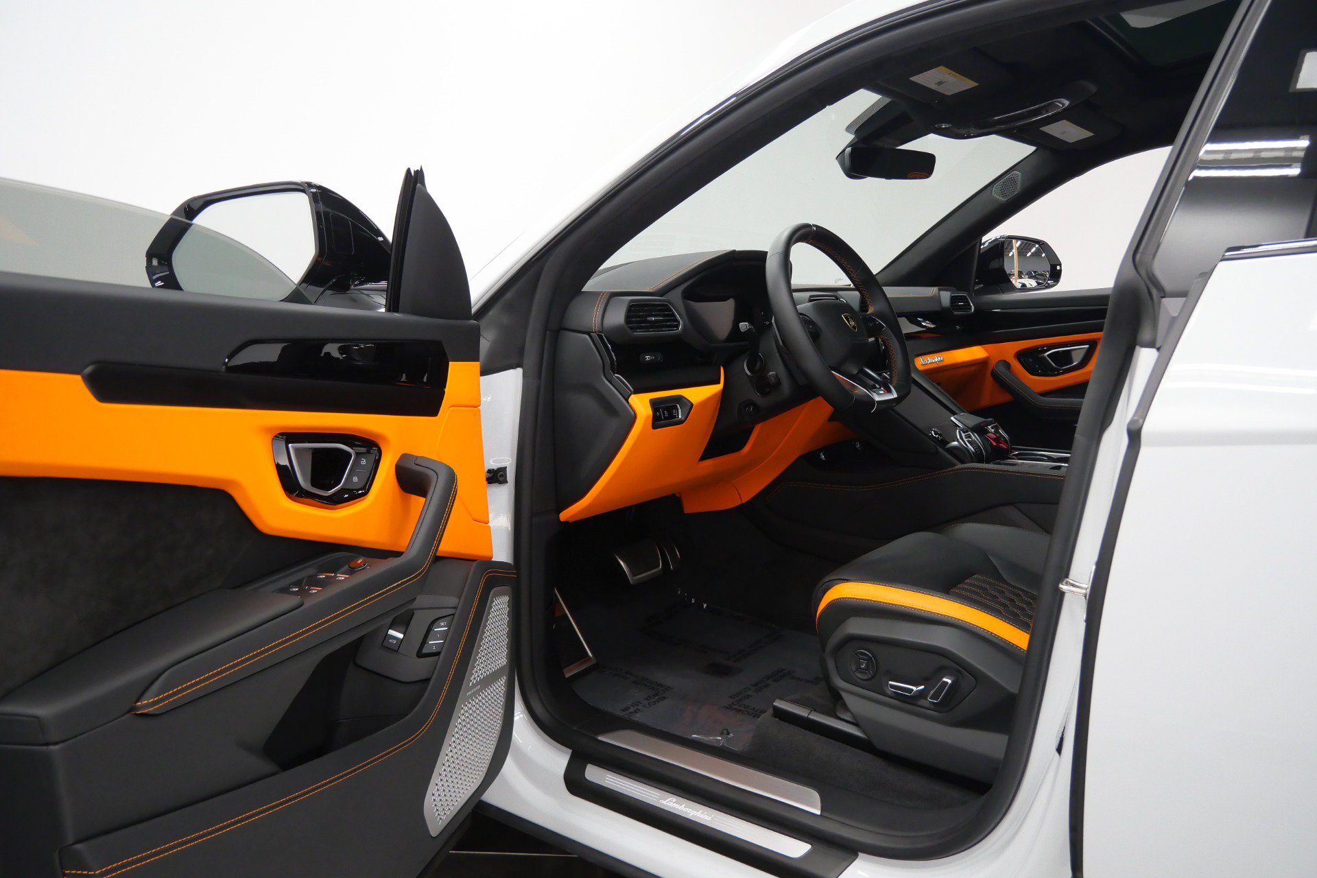 Used 2023 Lamborghini Urus S AWD/4WD image 22