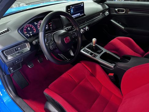 Used 2025 Honda Civic Type R image 13