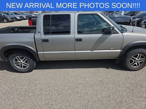Used 2004 Chevrolet S10 Pickup LS w/ Appearance Package AWD/4WD image 6