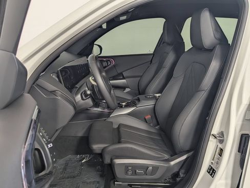 Used 2025 BMW X3 xDrive30i w/ Convenience Package AWD/4WD image 11