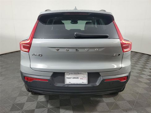 Certified 2026 Volvo XC40 B5 Plus AWD/4WD image 5