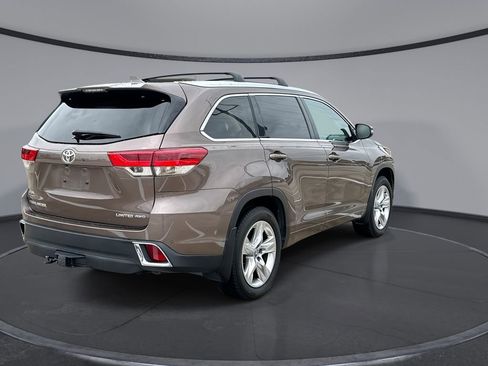 Used 2017 Toyota Highlander Limited AWD/4WD image 11