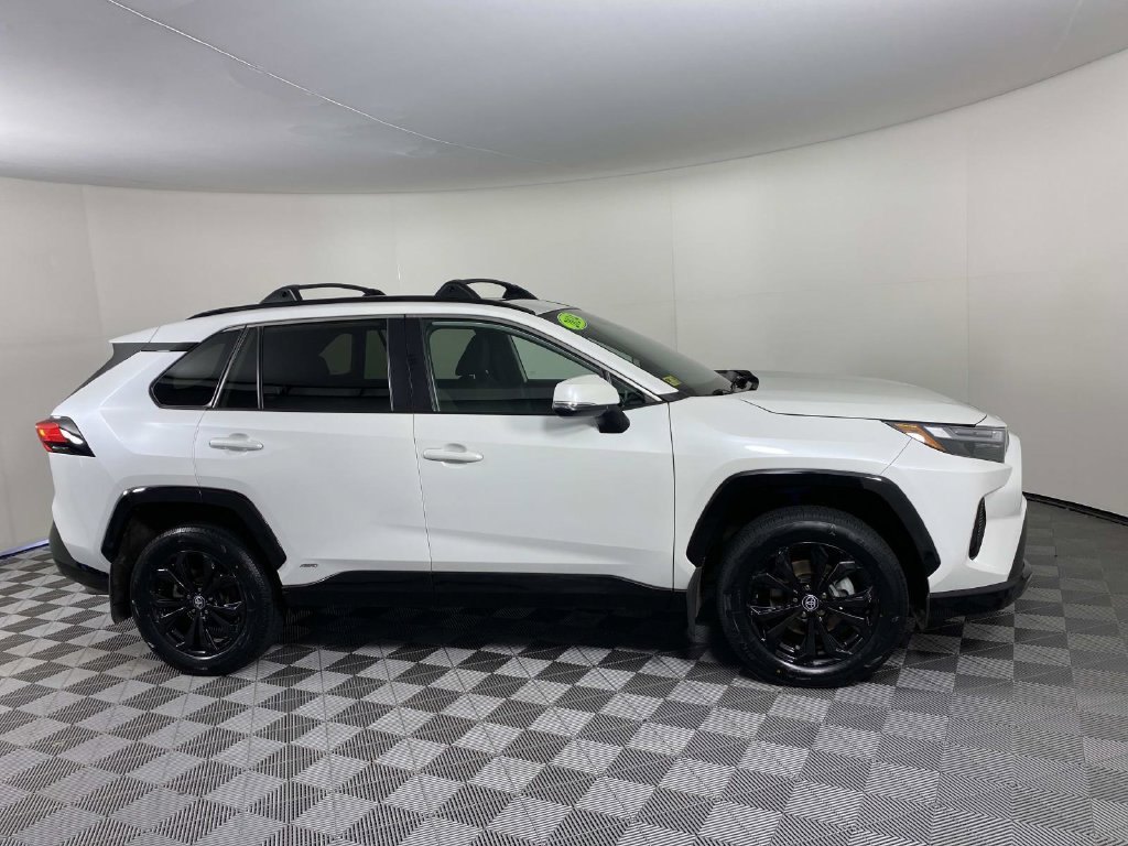 Used 2024 Toyota RAV4 SE w/ Convenience Package AWD/4WD image 10