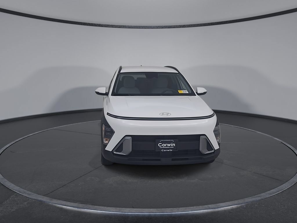 Used 2025 Hyundai Kona SEL FWD image 4