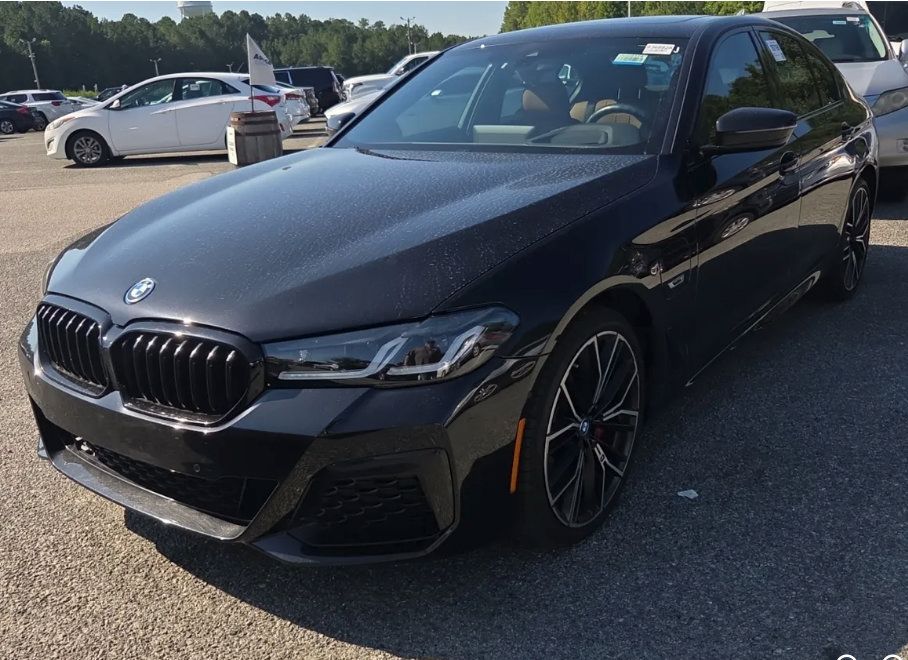 Used 2023 BMW 530e w/ M Sport Package RWD image 1