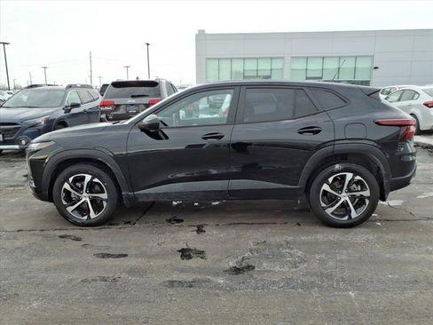 Used 2024 Chevrolet Trax RS w/ Sunroof Package image 4