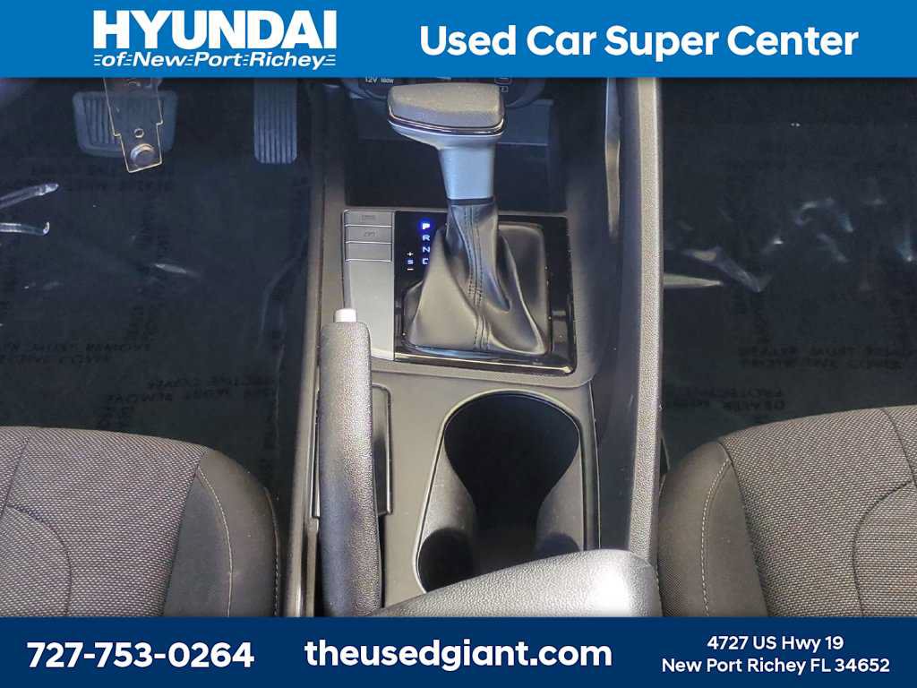 Used 2025 Hyundai Elantra SE FWD image 19