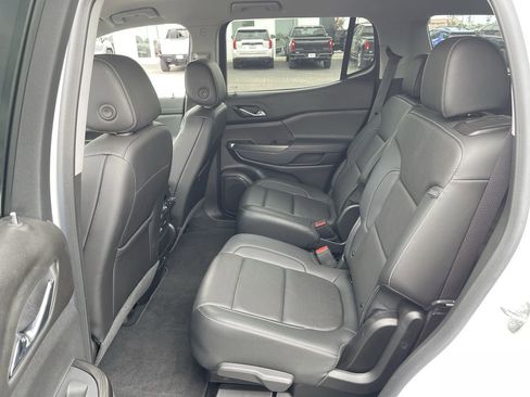 Used 2023 GMC Acadia SLT w/ Technology Package FWD image 25
