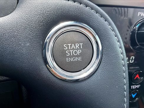 Used 2017 Lexus LX 570 4WD image 32