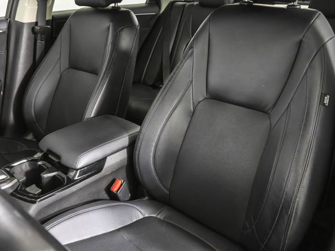 Used 2018 Honda Clarity Touring image 24