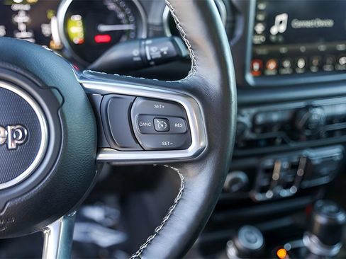 Used 2021 Jeep Wrangler Unlimited Sahara w/ Cold Weather Group image 16