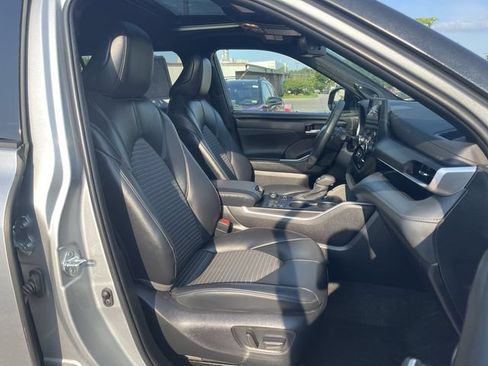 Used 2023 Toyota Highlander XSE AWD/4WD image 21