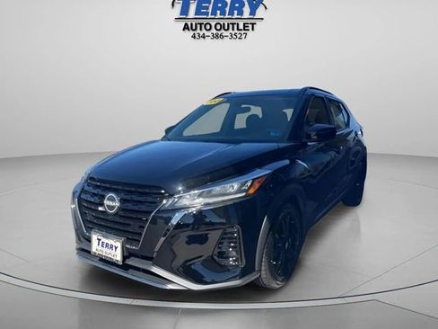 Used 2023 Nissan Kicks SR image 4