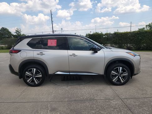 Used 2021 Nissan Rogue Platinum FWD image 4