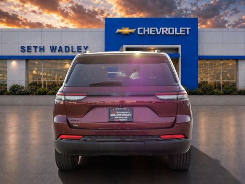 Used 2023 Jeep Grand Cherokee Altitude AWD/4WD image 6