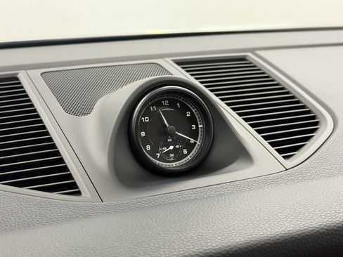 Certified 2025 Porsche Macan image 56