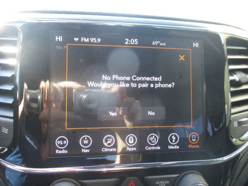 Used 2019 Jeep Grand Cherokee Altitude image 22