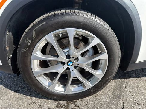 Used 2022 BMW X5 xDrive40i w/ Premium Package AWD/4WD image 37