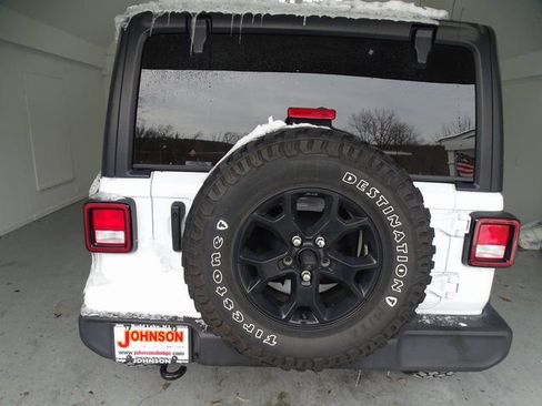 Certified 2022 Jeep Wrangler Unlimited Willys image 19