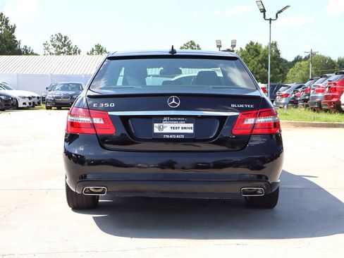 Used 2013 Mercedes-Benz E 350 BlueTEC Sedan image 6