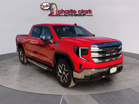 New 2026 GMC Sierra 1500 SLE w/ Preferred Package image 7