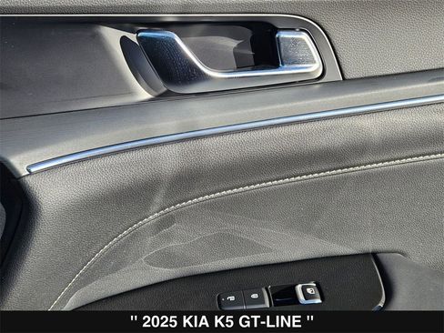 Used 2025 Kia K5 GT-Line image 32