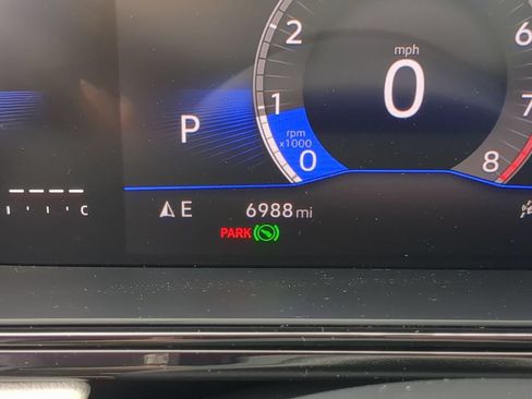 Certified 2025 Volkswagen Taos S FWD image 30